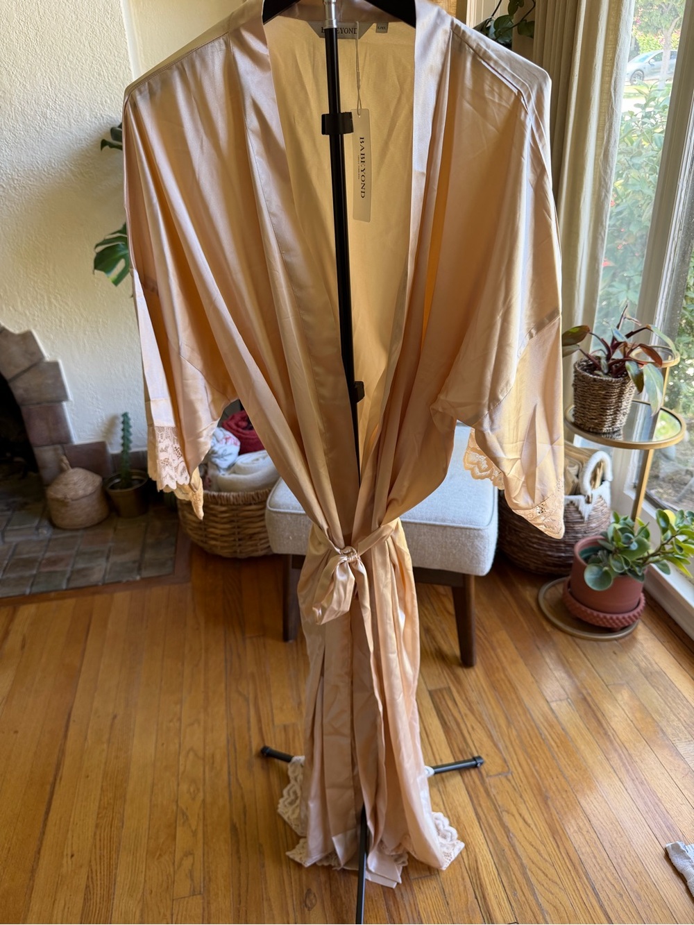 Silk-Feel Lace Trim Robe in Peach